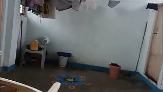 Busty kekše pakliuvom be kilimui jos kelnaitės