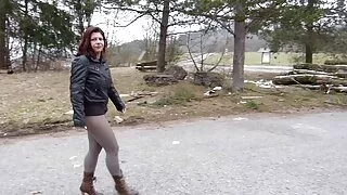 Iškrypėlis cartoon porn su susiejimas busty mergina su akiniais