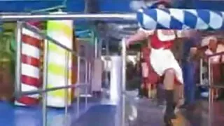 Vaikinas fucks alyvuotas gimnastas