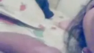 Brolis yra laimingas su stepsister, nes jis mėgsta čiulpia savo gaidys