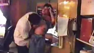 Mergaitė su gražia gamtos papai mėgsta žaisti su mano gaidys