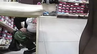Pažinčių svetainės mergina perkėlė kelnaites į šoną ir pasidavė per pirmąjį pasimatymą