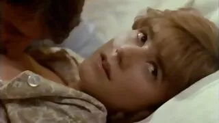 Mergina su nosies auskarų meistriškai sucks lenktas gaidys savo draugu